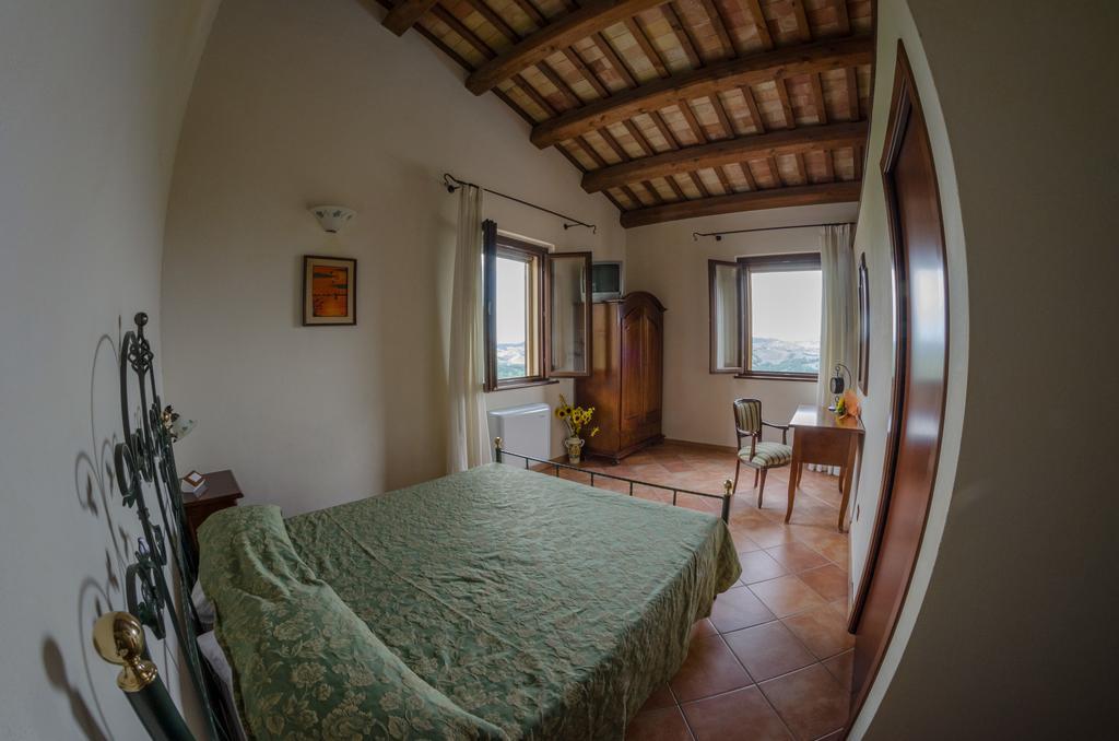 Villa Le Vigne Loro Piceno Exterior photo